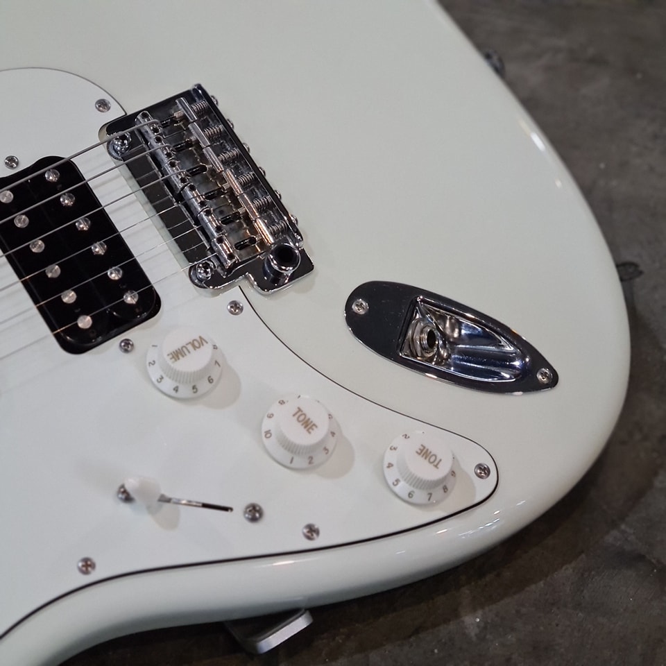 (USED) Suhr Left Handed Classic Pro สี Olympic White