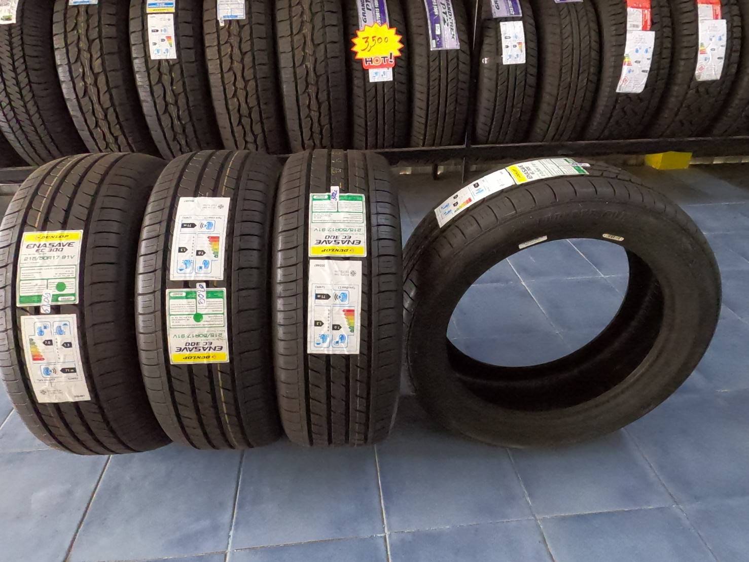 ยางDUNLOP EC300+ ขนาด 215/65-16ราคาพิเศษ สั่งได้