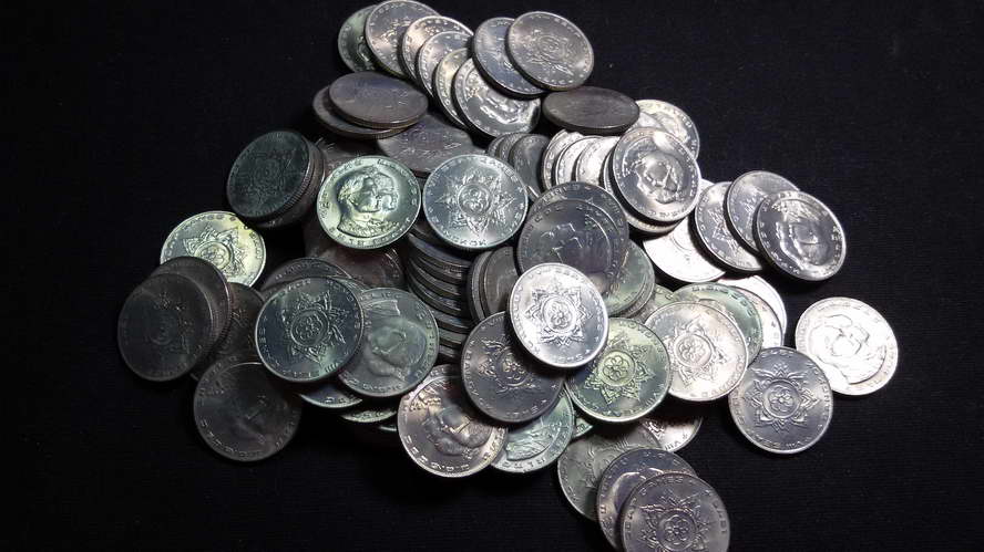 เหรียญ 1 บาท กีฬาแหลมทอง ครั้งที่ 8 2518 UNC
