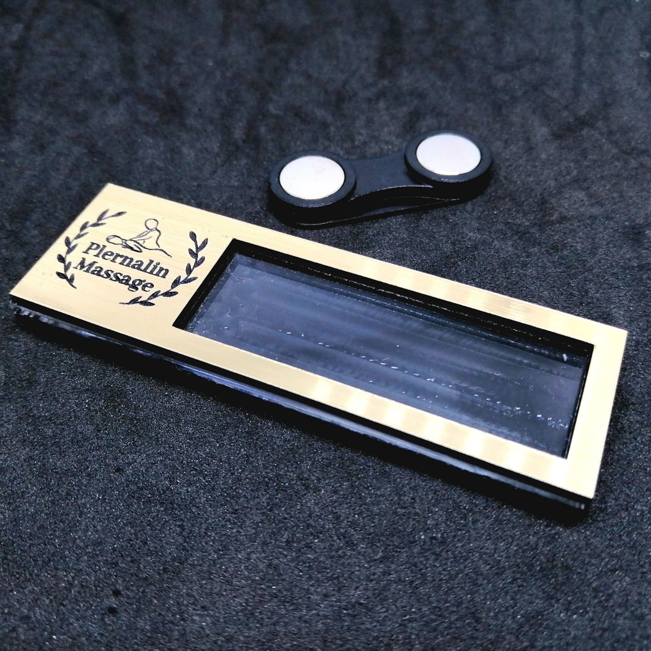 ป้ายสอดชื่อ