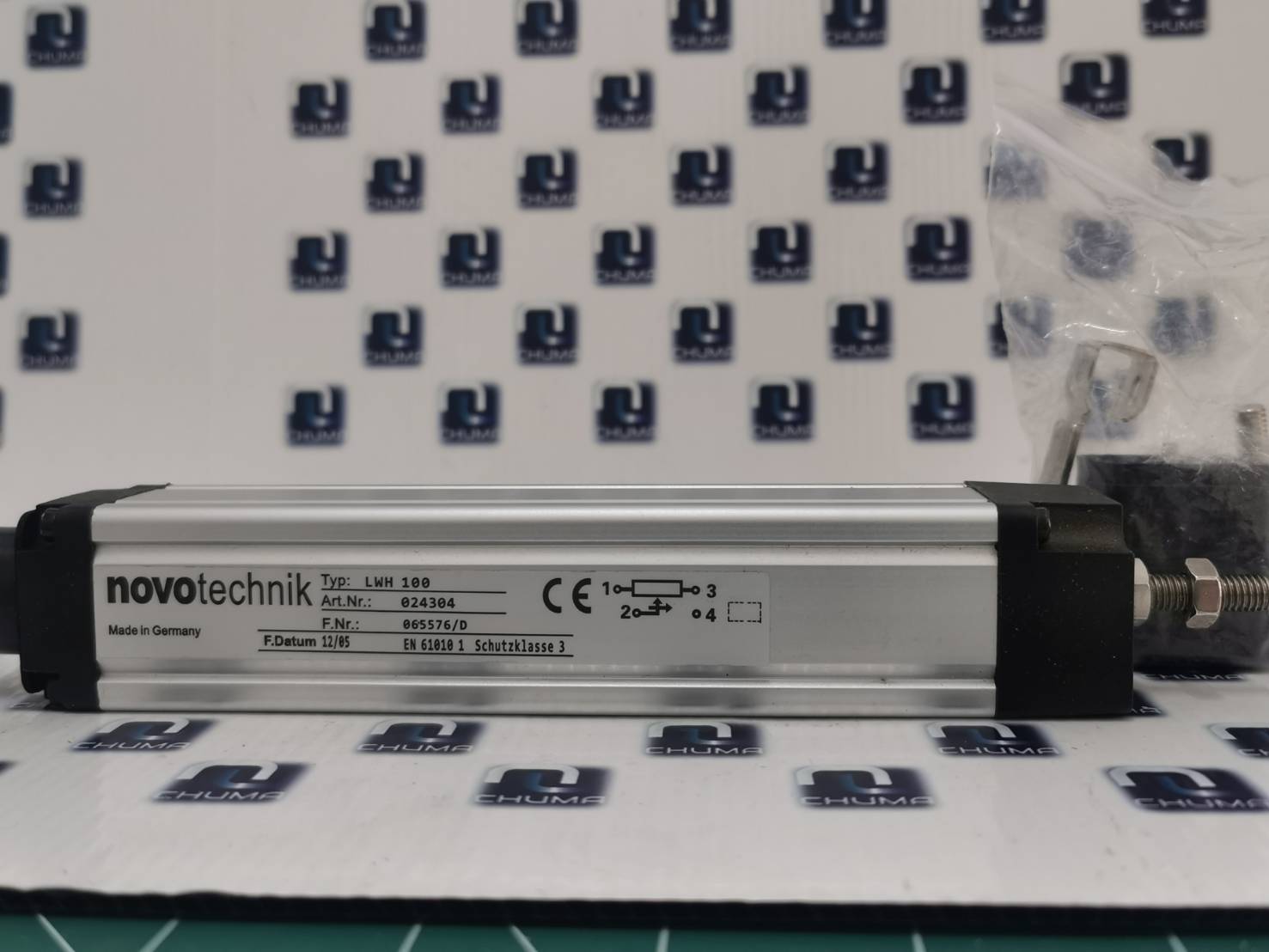 Novotechnik, encoder, linear position sensor, rotary position sensor, angle sensor, LWH 100, 024304