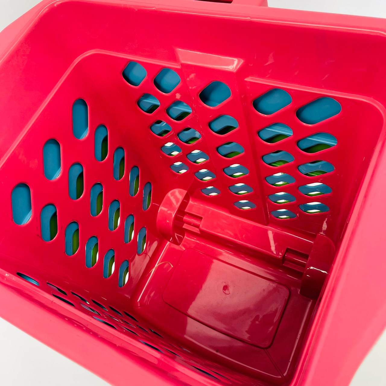 ชมพู ฟ้า เขียว