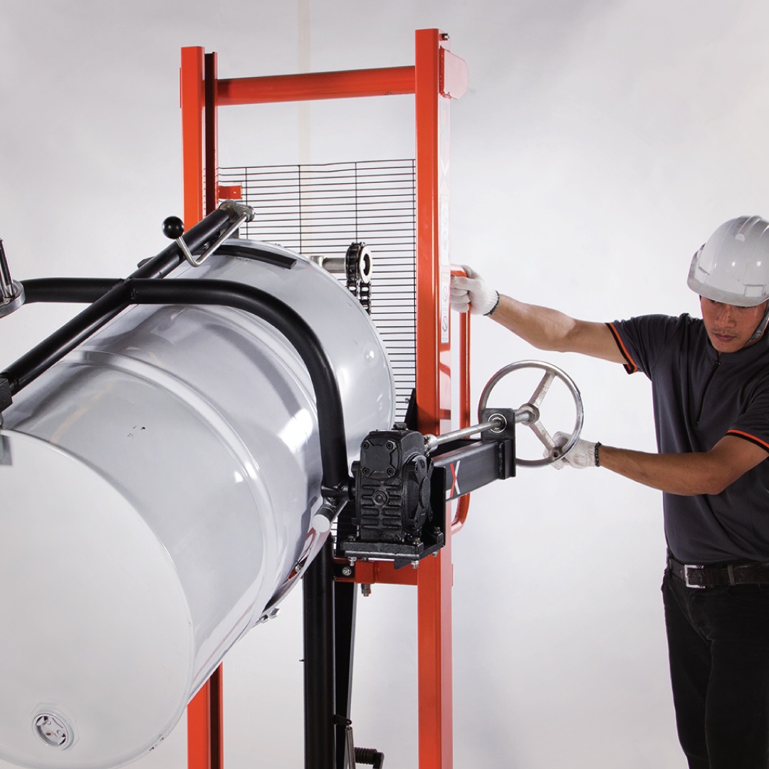 DLT3514 รถเข็นยกถังน้ำมัน หมุนเท Drum Lift 350kg