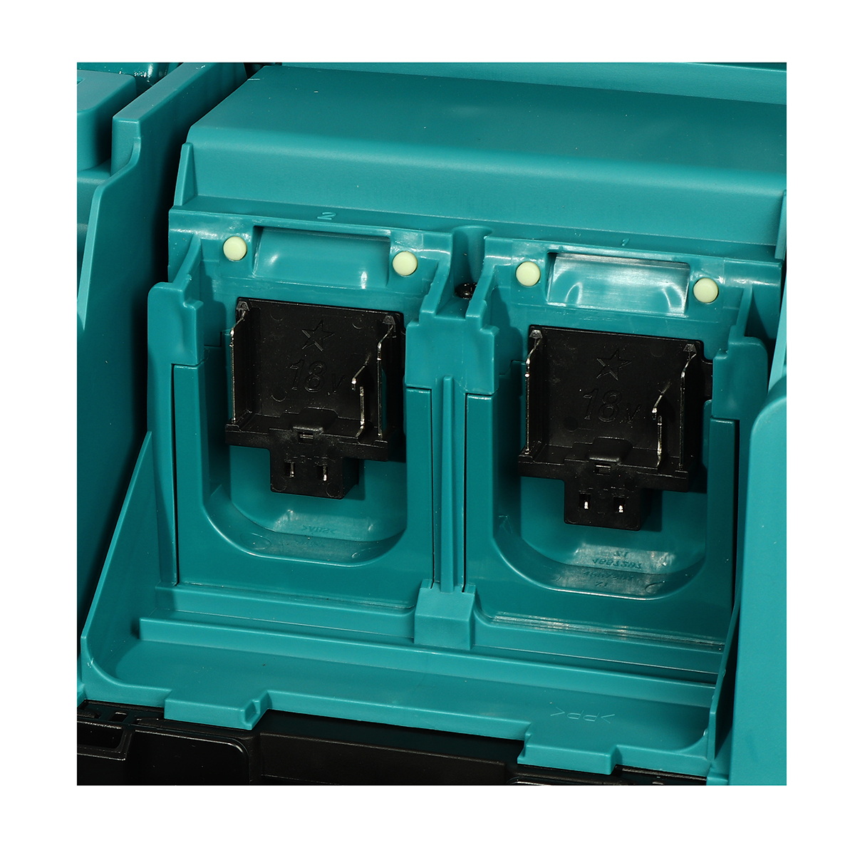 MAKITA DVC150LZ เครื่องดูดฝุ่นไร้สาย (AC/DC) เปียก-แห้ง 15L/12L 36V (เครื่องเปล่า)