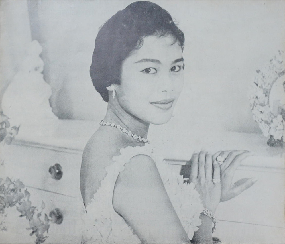 ภาพพิมพ์จากปกสยามรัฐสัปดาห์วิจารณ์ (2 ใบ)