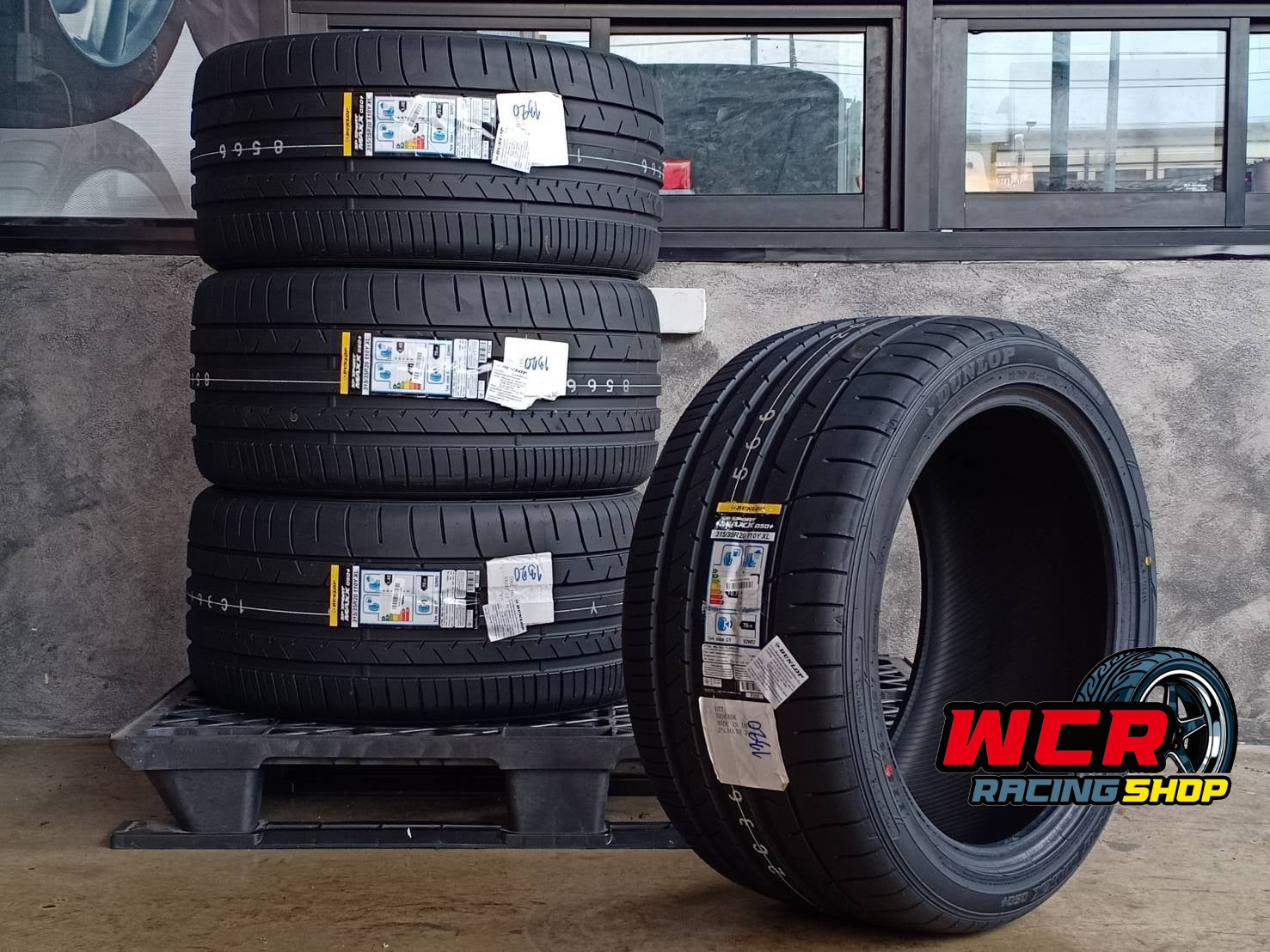 ยาง DUNLOP SPMAXX050 PLUS 255-35-20 ปี 18