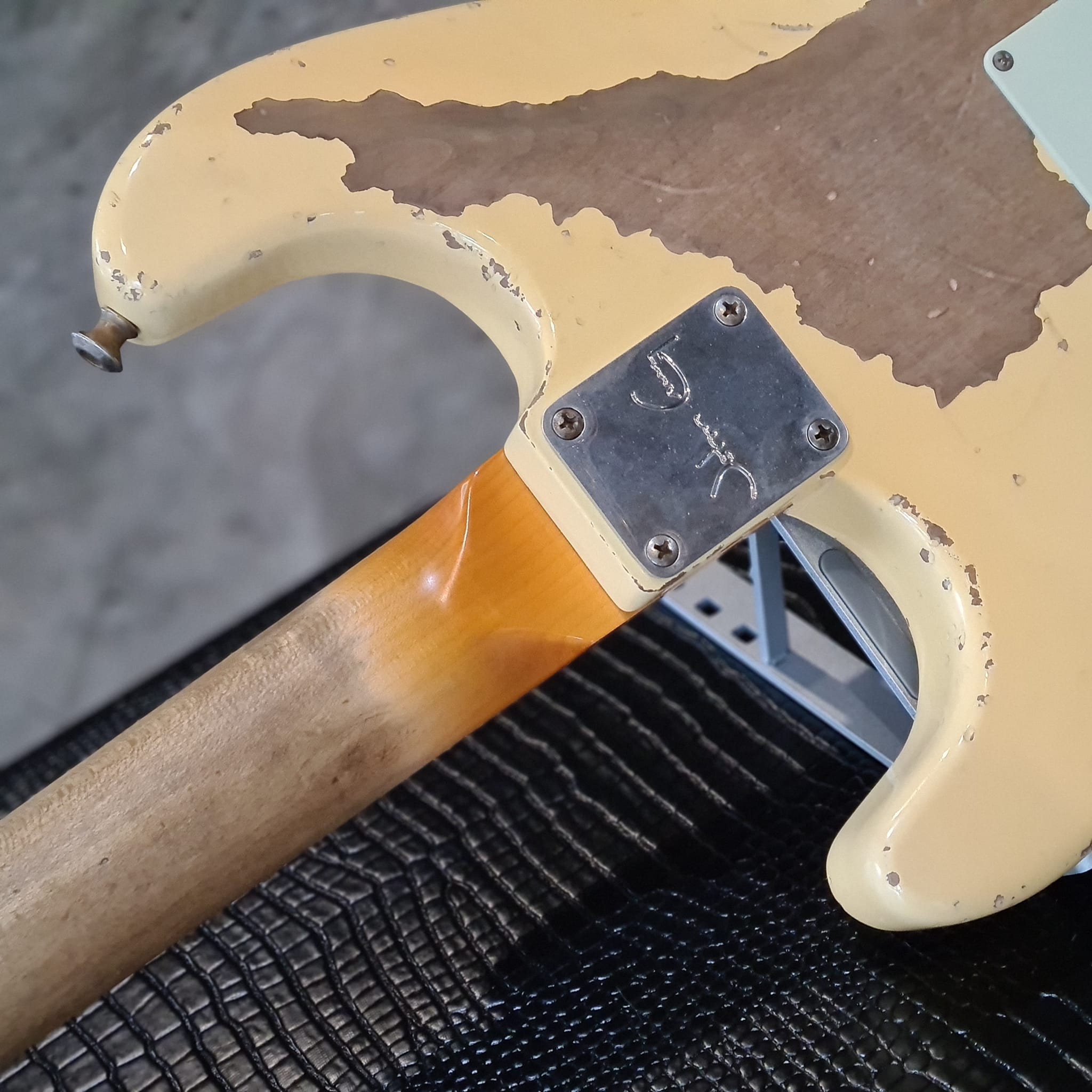 (BRAND NEW) JOHN CRUZ CUSTOM GUITARS - CROSSVILLE ST , VINTAGE WHITE "BATTLE AXE" #JC01010622 (2022)