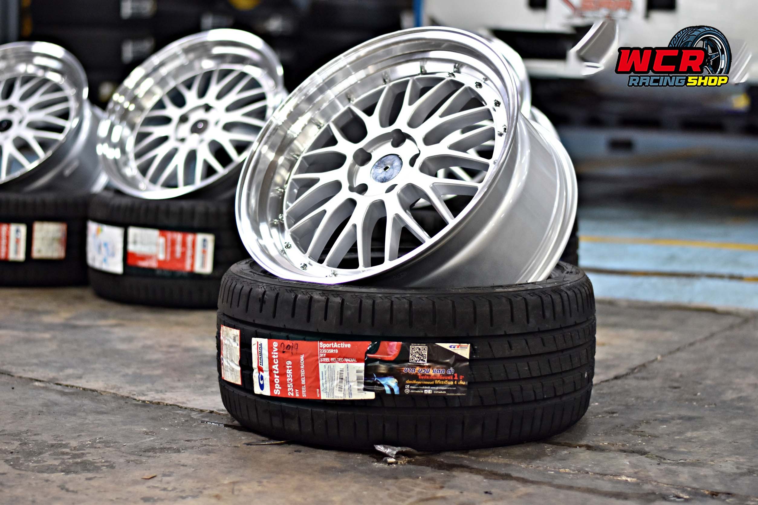 BBS LM ขอบ19 หน้า8.5 หลัง9.5 5x114.3 ET+30 SILVER