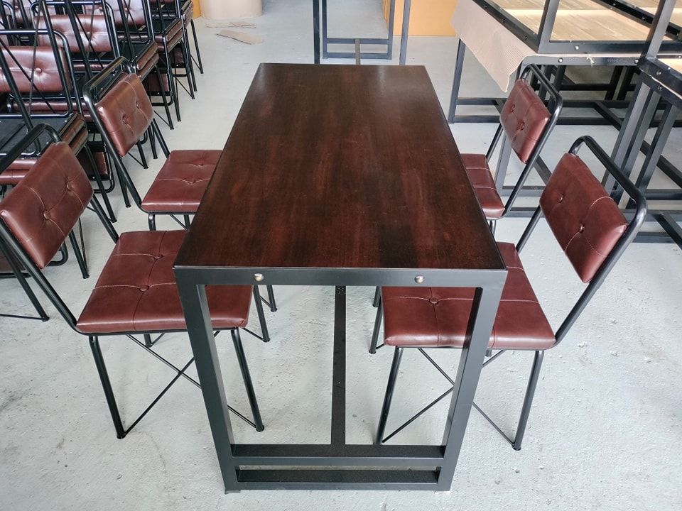 ชุดโต๊ะร้านอาหาร รุ่นเบาะกระดุม