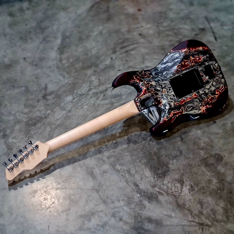 (USED) James Tyler USA - Studio Elite Burning Water 2K Matching Headstock