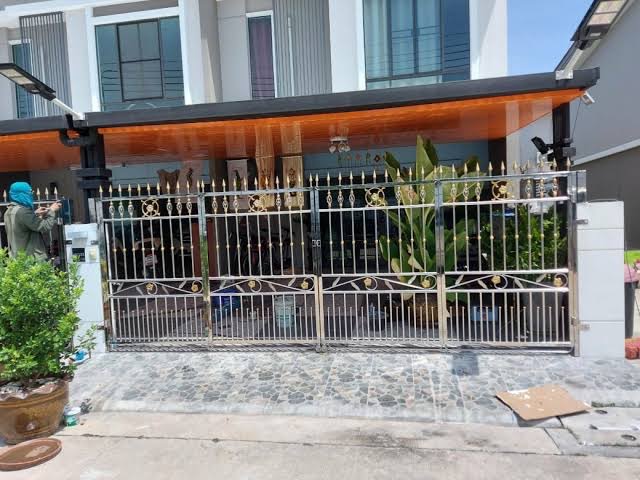 ประตูรั้วทาวเฮาส์
