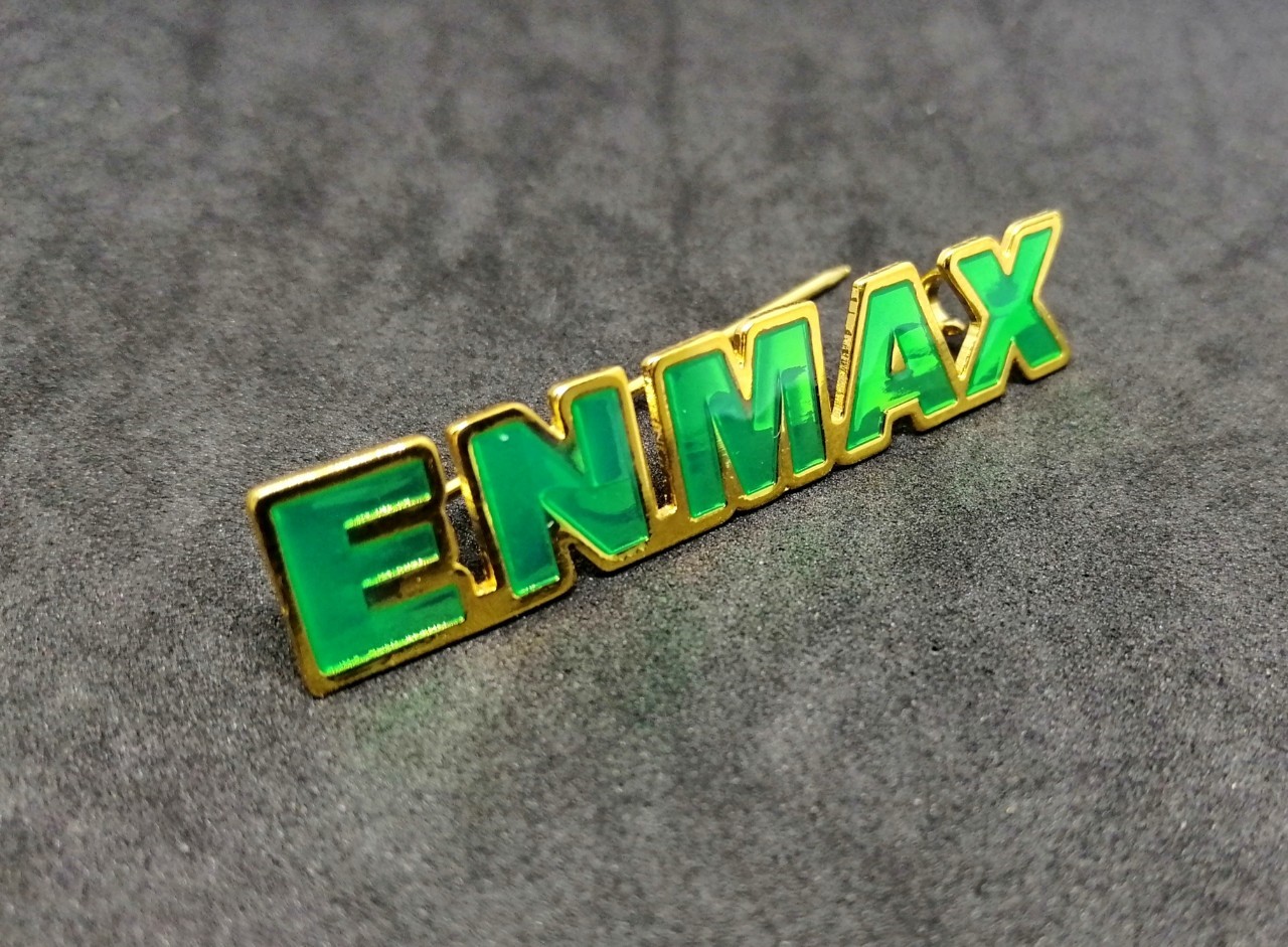 เข็มกลัดฉลุอักษรแบบสีลงยา