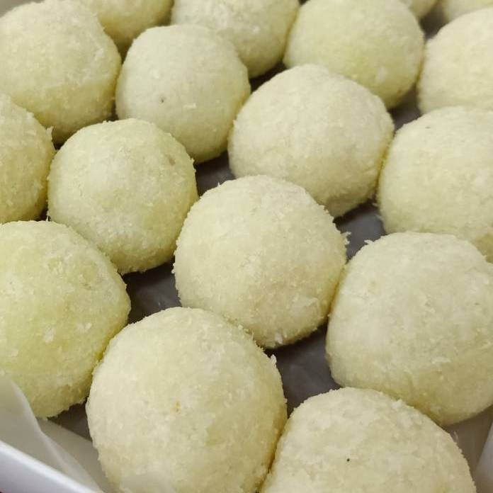 ชุดบูชามหาเทพ ลาดูมะพร้าว (ลาดูมะพร้าว 19 โมทกะเศรษฐี 19)