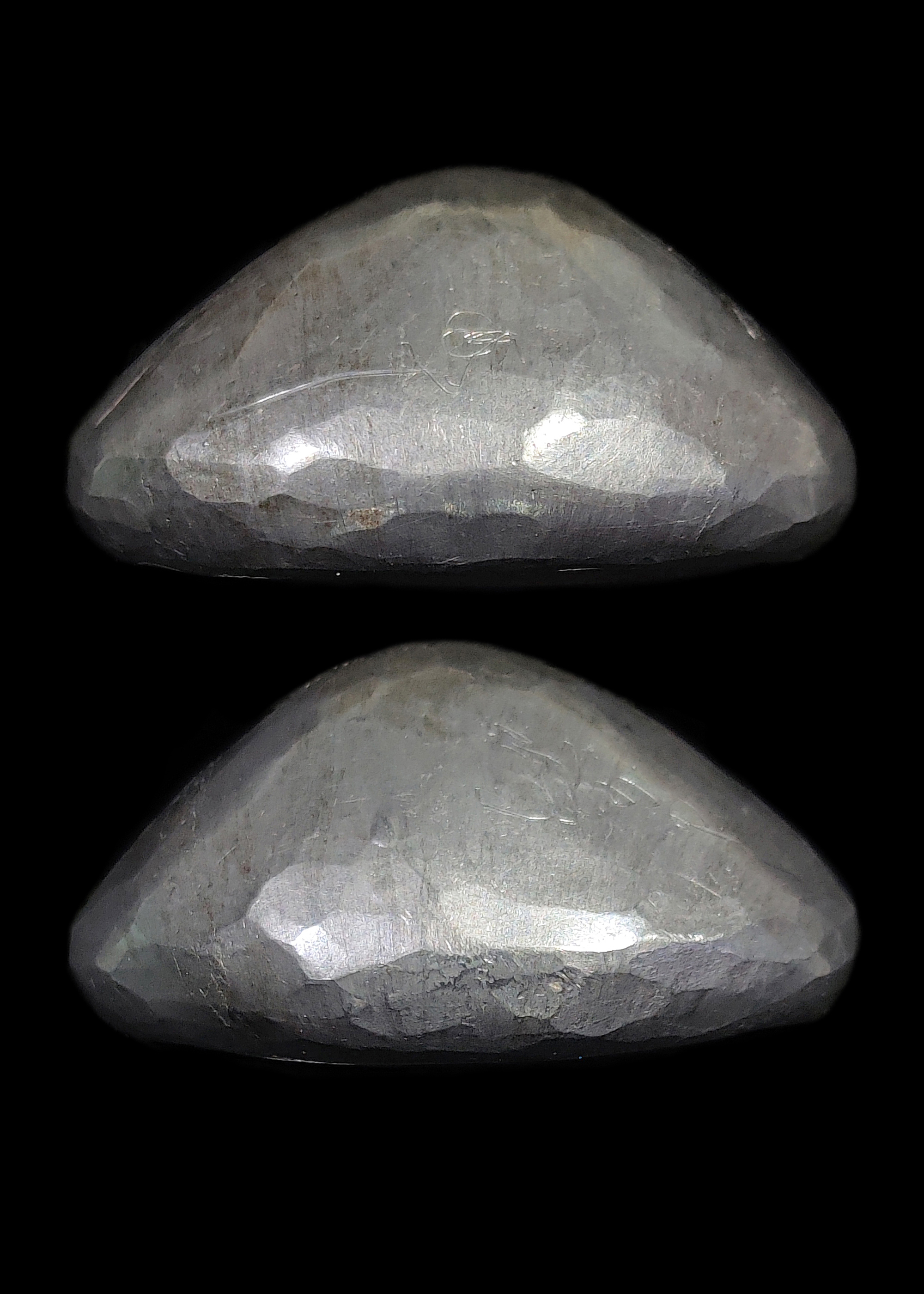 เบี้ยแก้เปลือย หลวงปู่เจือ ปิยสีโล วัดกลางบางแก้ว มีจารรอบเบี้ย ลายมือหลวงปู่เจือโดยตรง สภาพสวยแชมป์