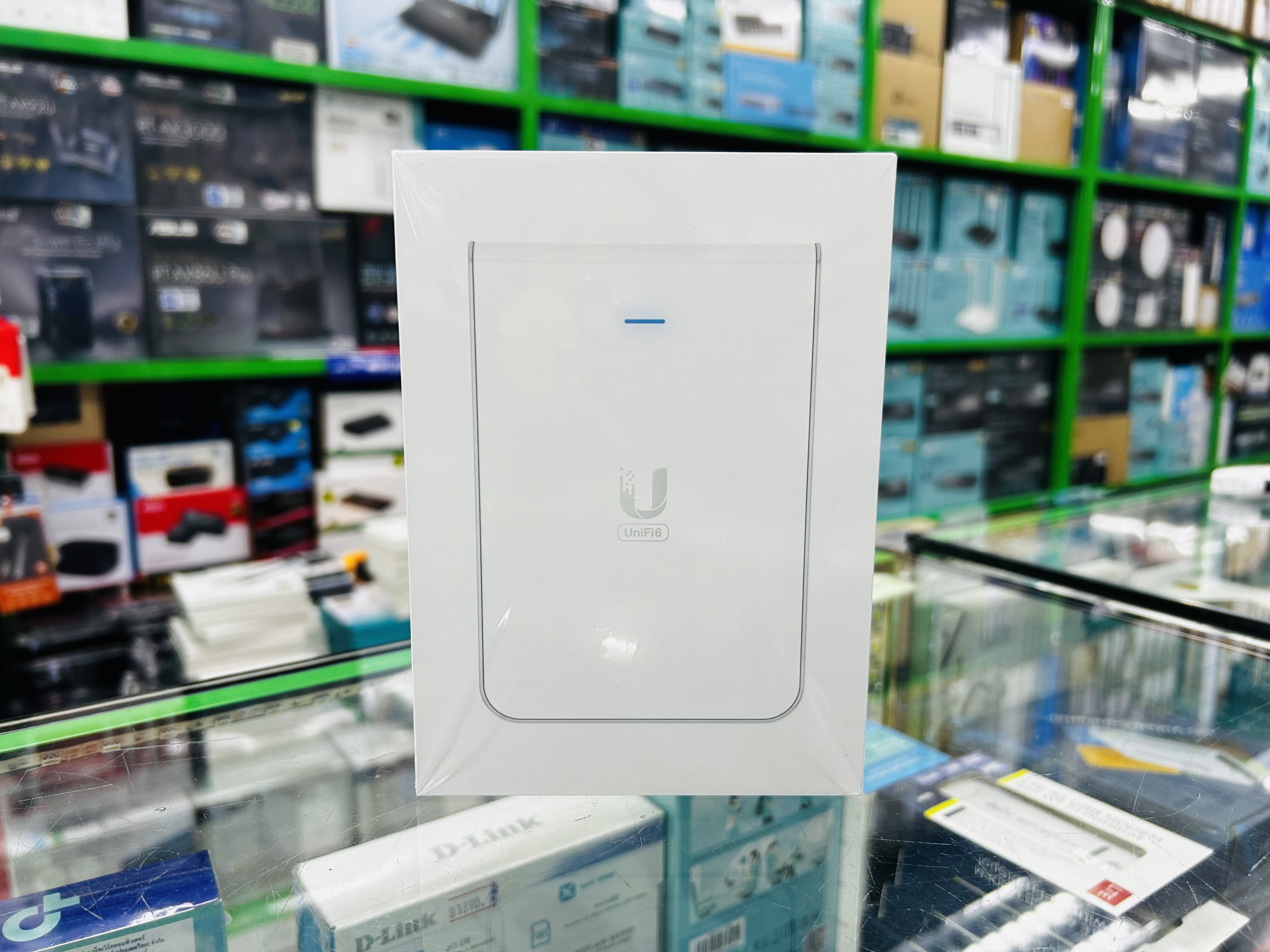 U6-IW : UniFi Inwall Wireless Access Point ( WiFi 6 ) รองรับ 300 User + throughput rate 5.3 Gbps