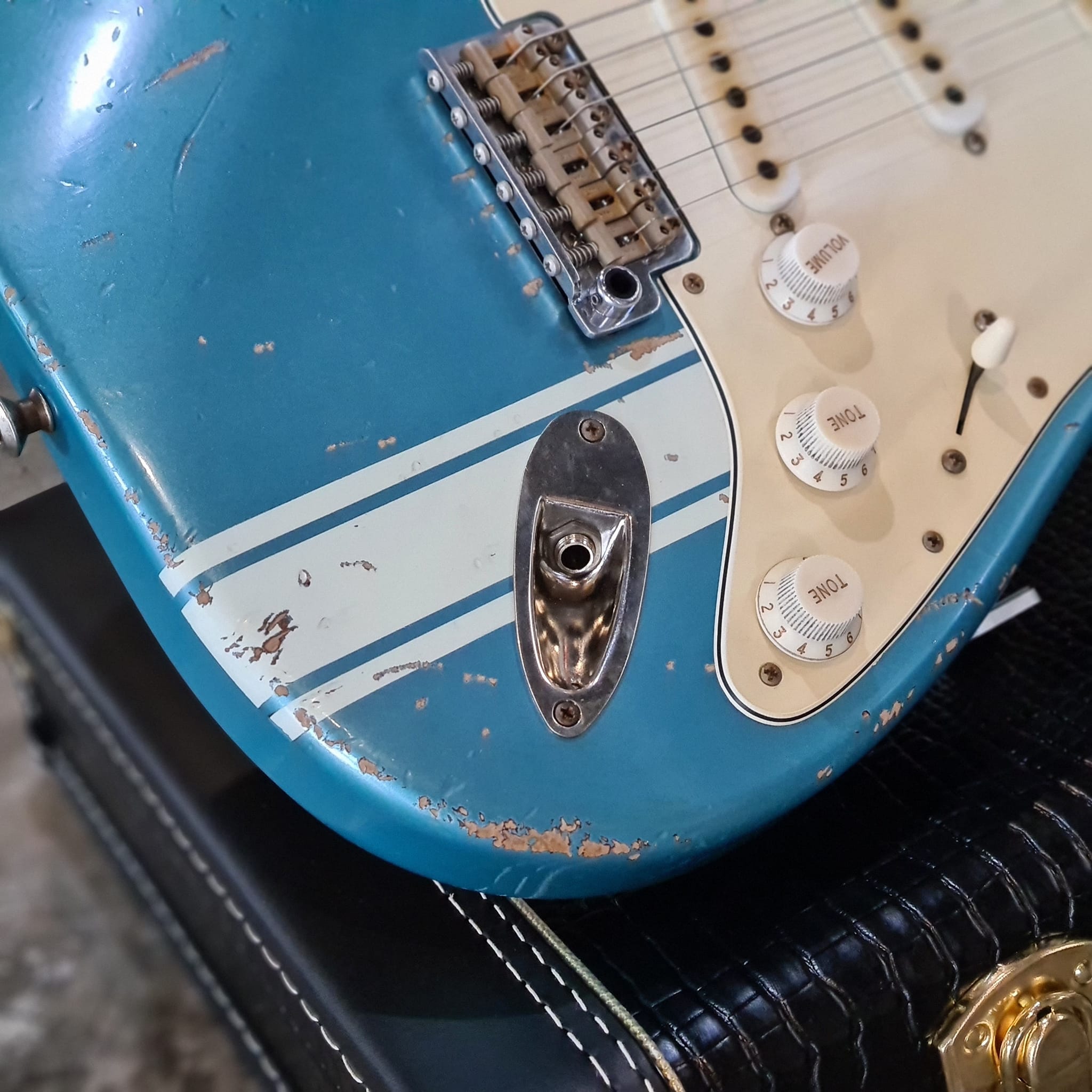 (BRAND NEW) JOHN CRUZ CUSTOM GUITARS - CROSSVILLE ST , GULF BLUE METALLIC OVER SUNBURST "BATTLE AXE" #JC00880522 (2022)