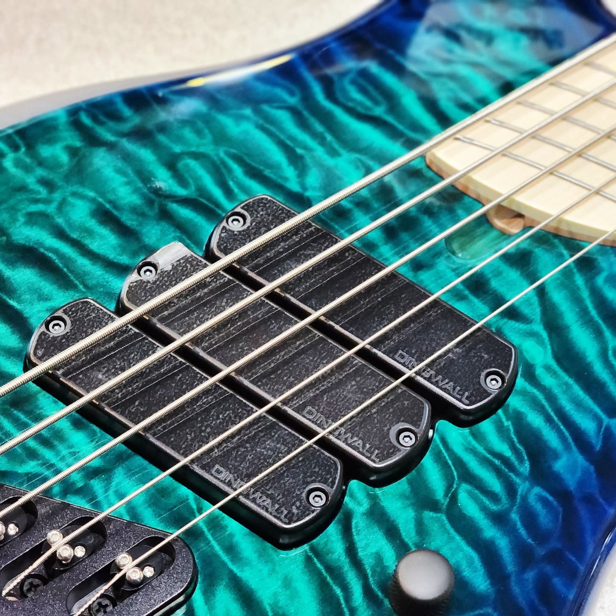DINGWALL COMBUSTION C3-5 MAPLE BOARD - WHALEPOOL BURST
