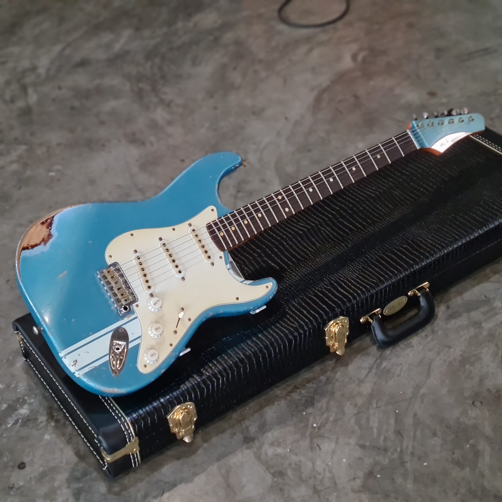 (BRAND NEW) JOHN CRUZ CUSTOM GUITARS - CROSSVILLE ST , GULF BLUE METALLIC OVER SUNBURST "BATTLE AXE" #JC00880522 (2022)