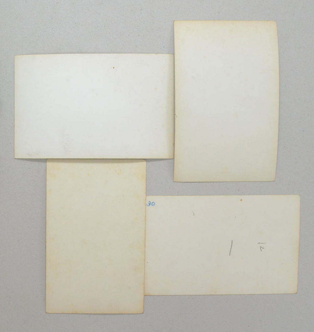 ภาพถ่ายขาวดำ (4 ใบ)