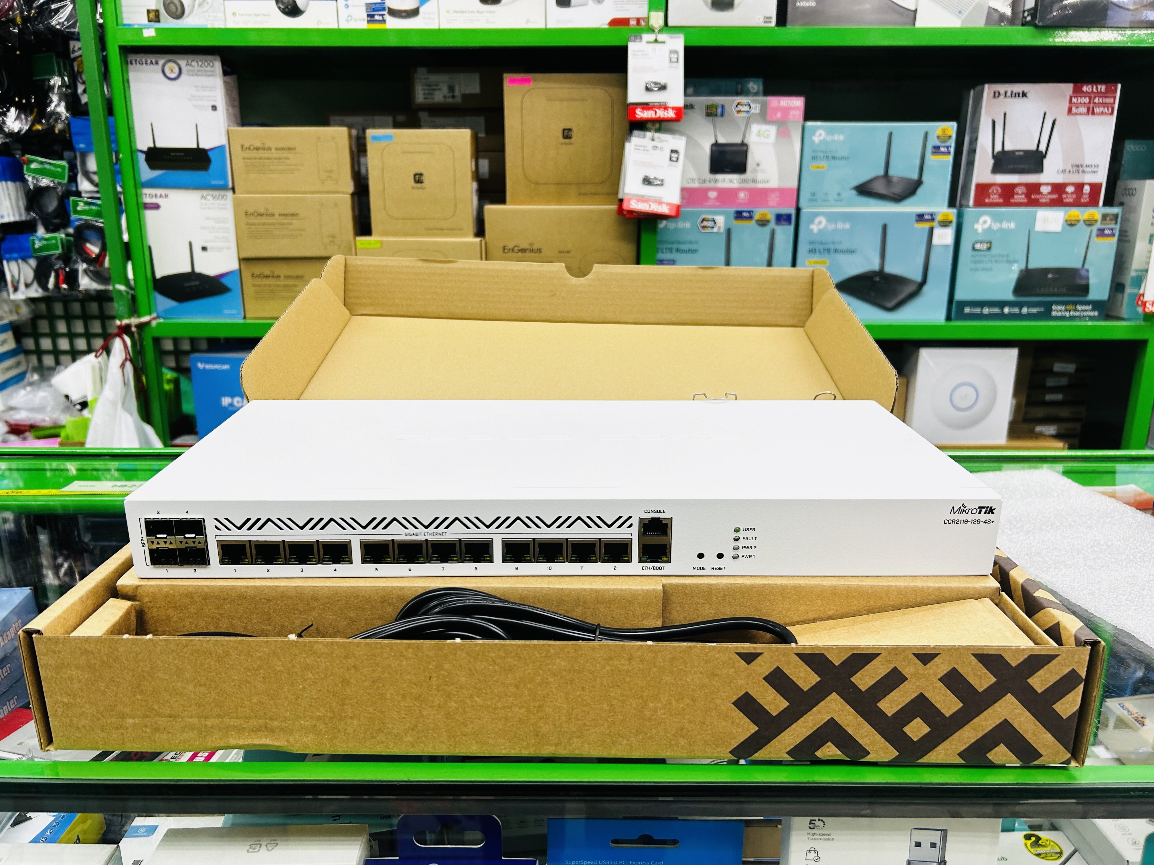 CCR2116-12G-4S+ Cloud Core Router CPU 2.0G 16Core RAM 16GB, 12Port Gigabit