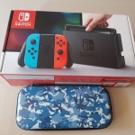 Nintendo Switch Neon อุปกรณ์ครบกล่อง + แผ่น เกมส์ 2 แผ่น+กระเป๋าMonster Hunter