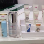 กล่องโชว์สินค้า