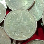 เหรียญ 2 บาทสีทองปี2555 สภาพผ่านการใช้ หายากลำดับ10