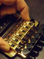 อยากเปลี่ยน FLOYDROSE ต้องซื้อรุ่นไหนดี ????