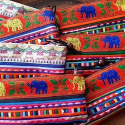 กระเป๋าลายผ้าชาวเขาชนเผ่าลีซอคละสีคละลาย5ใบ