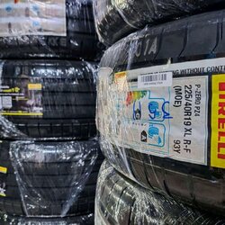 PIRELLI PZERO PZ4 RUNFLAT MOE ขนาด225/40-19 เเละ255/35-19 ราคายกชุด