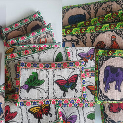 กระเป๋าถือผ้าพิมพ์พื้นเมืองล้านนาคละสีคละลาย 3ใบ