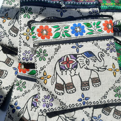กระเป๋าผ้าสะพายผ้าช้างพิมพ์คละสีคละลาย5ใบ