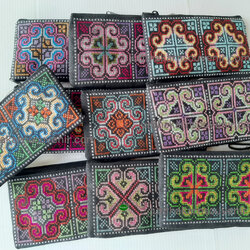 กระเป๋าผ้าปักลายชาวเขาเต็มใบใบสั้นคละลาย5ใบ