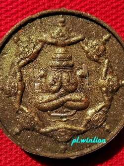 พระปิดตาพังพะกาฬ เนื้อว่านปัดทอง ตะกรุดเงิน 3 ดอก รุ่นมงคลจักรวาลพุทธาคมเขาอ้อ ปี 45