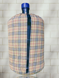 ผ้าBurberry ผ้าคลุม ถังน้ําดื่มpet 18.9 ที่กดน้ำถังขาวตู้กดน้ําร้อนน้ําเย็นตกแต่ง home office